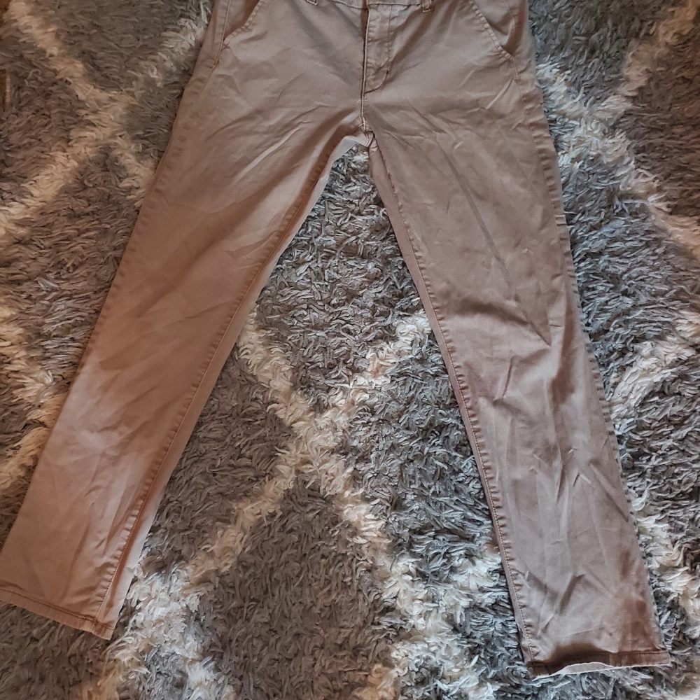 American Eagle khakis sz 8 short